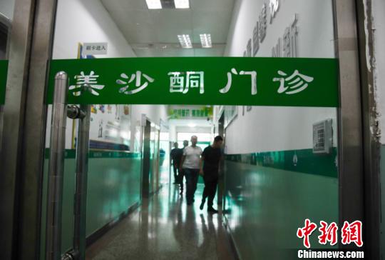有數(shù)據(jù)顯示，十年來，山西省司法行政戒毒系統(tǒng)累計(jì)收治戒毒人員總數(shù)6萬余人。截至目前，在冊(cè)強(qiáng)制隔離戒毒人員、自愿戒毒人員、戒毒康復(fù)人員、美沙酮維持治療人員共1.2萬余人。　王建軍 攝