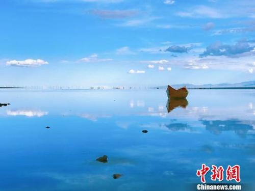  資料圖：“天空之鏡”茶卡鹽湖?！埨ぁz