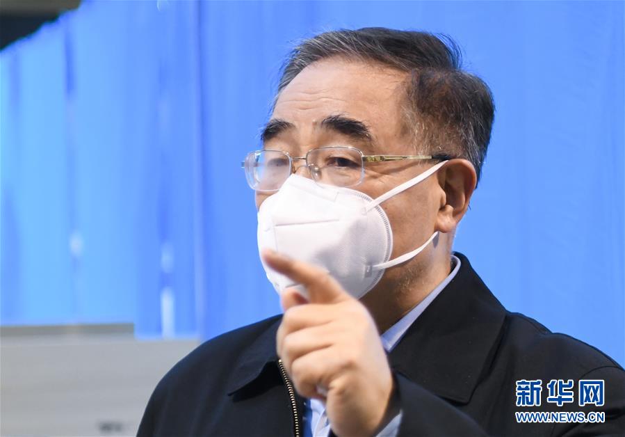 （聚焦疫情防控·圖文互動）（7）分秒必爭！一切為了治病救人——中國抗疫生命至上的生動實(shí)踐