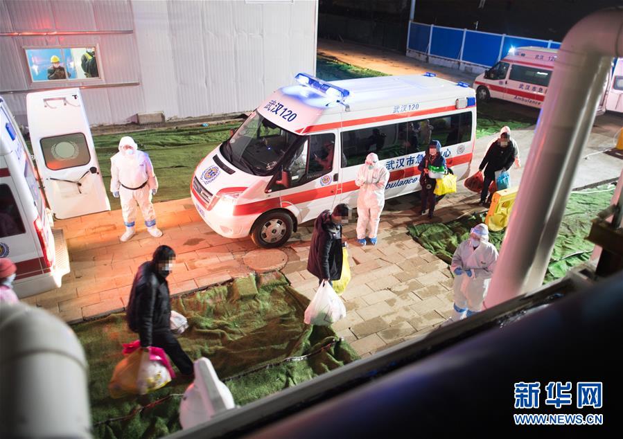 （聚焦疫情防控·圖文互動）（11）分秒必爭！一切為了治病救人——中國抗疫生命至上的生動實(shí)踐