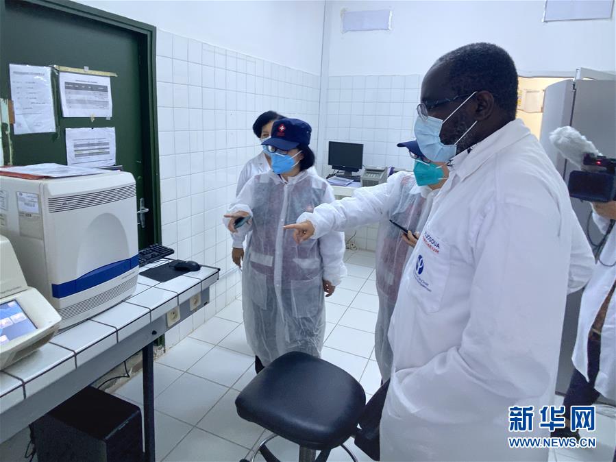 （新華全媒頭條·圖文互動）（13）“始終把人民群眾生命安全和身體健康放在第一位”——中國抗疫彰顯“生命至上、人民至上”理念